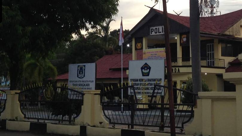 Polres Ketapang amankan barang bukti narkoba saat penggerebekan di Tuan-tuan. (Dok. Faktakalbar.id)