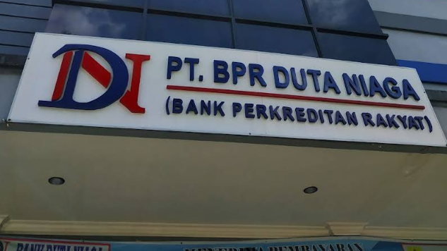 Kantor BPR Duta Niaga Pontianak sebelum izin operasional dicabut OJK pada Desember 2024. (Dok. Google Maps)
