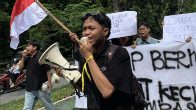 Komite Mahasiswa Kabupaten Sambas (KMKS) menyoroti dugaan alokasi Pokir DPRD hingga 28 persen APBD dan mendesak klarifikasi Pemda. (Dok. Faktakalbar.id)