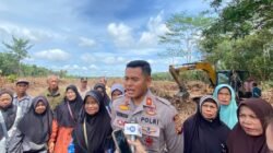 Wakapolres Sambas, Kompol Hoerruddin, memberikan keterangan pada media usai meninjau lahan pertanian jagung di SMKN 1 Teluk Keramat sebagai bagian dari Program Cinta Sambas, Kamis (14/8/2025).