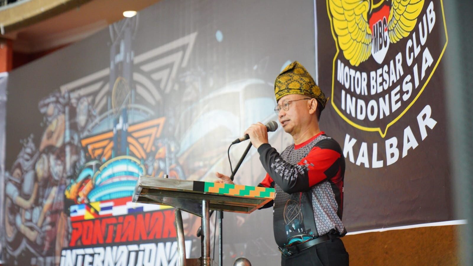 Wali Kota Pontianak Edi Rusdi Kamtono meresmikan Pontianak International Automotive Festival 2025 di PCC.