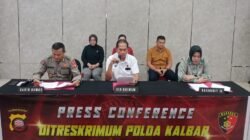 Direktur Reskrimum Polda Kalbar, Kombes Pol Raswin Bachtiar Sirait, memimpin konferensi pers pengungkapan kasus kekerasan seksual terhadap anak di bawah umur yang terjadi di Kota Pontianak pada Selasa (12/8/2025).