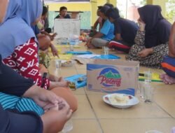 Warga Kampung Mentawai di Sambas Dapat Pelatihan Panel Surya dari Poltesa