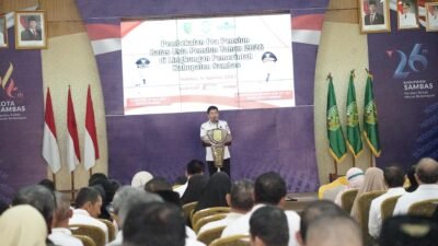 Bupati Satono saat membuka Pembekalan pra oensiun Batas Usia Pensiun Tahun 2026 di Lingkungan Pemkab Sambas, Rabu (6/8/2025).