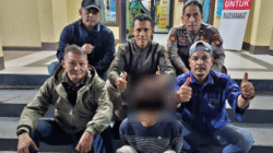 tersangka D (27) yang diduga melakukan penikaman terhadap mantan istri sirinya, saat akan dibawa ke Mapolsek Pontianak Barat. (Dok. Ist)