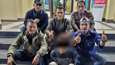tersangka D (27) yang diduga melakukan penikaman terhadap mantan istri sirinya, saat akan dibawa ke Mapolsek Pontianak Barat. (Dok. Ist)