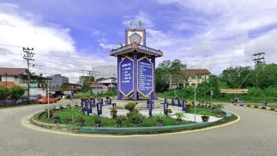 "Jelajahi 5 destinasi wisata terbaik di Sekadau, mulai dari keindahan alam Bukit Gandeng hingga kekayaan budaya Rumah Betang."