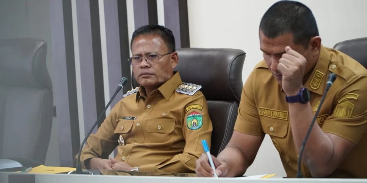 "KPK akan menelusuri LHKPN Wali Kota Prabumulih, Arlan. Langkah ini dilakukan usai polemik pencopotan Kepala SMPN 1 yang diduga terkait dengan kekayaan pejabat."