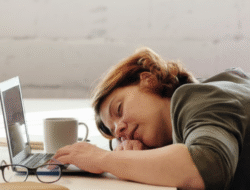 5 Tips Jitu Mengelola Stres Kerja agar Hidup Lebih Seimbang