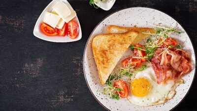 "Melewatkan sarapan ternyata punya dampak serius bagi kesehatan jangka pendek dan panjang. Ketahui 5 masalah kesehatan yang mengintai Anda saat tidak sarapan."