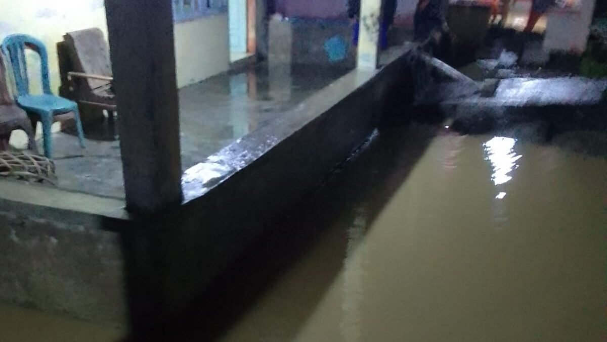 Banjir yang melanda Desa Tibo dan Desa Kaliburu Kecamatan Sindue Tombusa Bora, Kabupaten Donggala, Provinsi Sulawesi Tengah, Senin (22/9) sumber foto BPBD Kabupaten Donggala