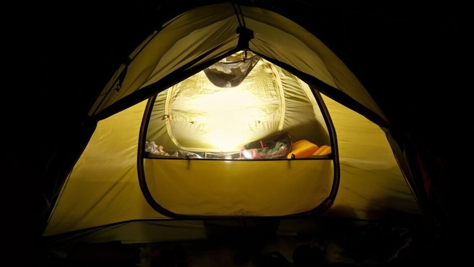 "Bosan dengan me time yang itu-itu saja? Temukan 5 ide me time unik dan jarang dilakukan, mulai dari menulis surat hingga membuat kerajinan tangan, untuk mengisi ulang energi. "