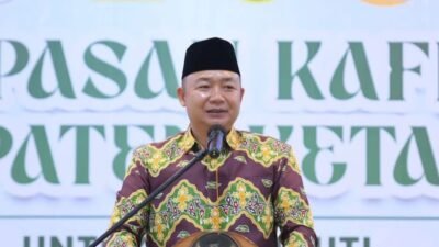 "Miskomunikasi jadi penyebab kekecewaan warga pada MTQ. Bupati Ketapang Alexander Wilyo akan evaluasi LPTQ yang menerima anggaran hibah Rp 2,2 Miliar. "