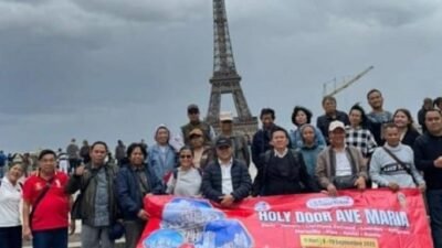 "Bupati Sekadau dilaporkan warga karena melakukan perjalanan rohani ke luar negeri di tengah kondisi jalan rusak dan defisit anggaran, diduga menggunakan APBD. "