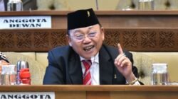"Cornelis menyatakan hingga 2025, lebih dari 700 desa di Kalbar belum listrik PLN. Ia mendesak percepatan program dan keadilan bagi daerah penghasil energi. (Dok. Geusri)"