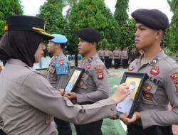 Polres Landak Beri Sanksi PTDH untuk Dua Personel yang Cederai Institusi