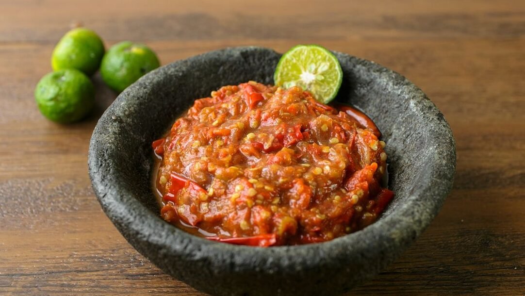 "Jauh dari rumah dan homesick? Cobalah 5 resep masakan mama ini untuk mengobati rasa rindu. Dari soto ayam hingga sambal terasi, hidangan ini punya kekuatan magis. "