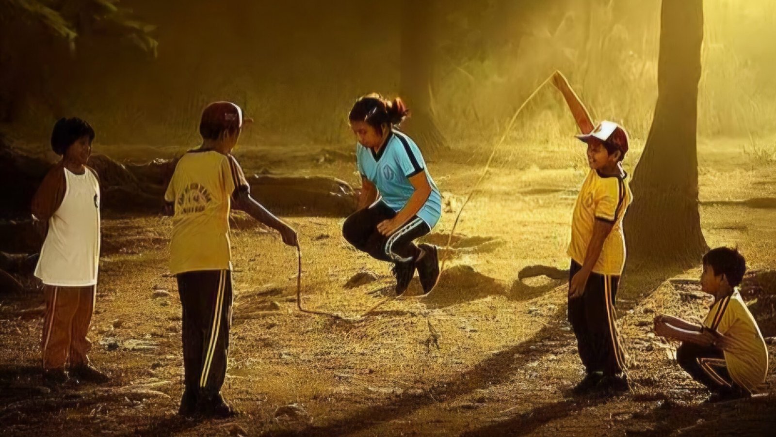 "Nostalgia dengan 5 permainan masa kecil yang tak lekang oleh waktu. Dari petak umpet hingga egrang, mainan sederhana ini dijamin bikin senyum-senyum sendiri. "