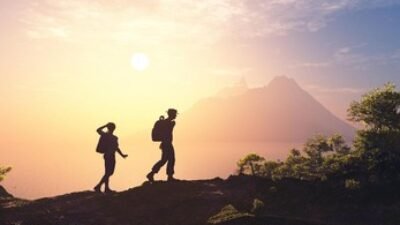 "Bingung mengisi akhir pekan? Coba 5 kegiatan ini, mulai dari menjelajah alam hingga digital detox, yang bisa membuat pikiran lebih segar dan rileks."