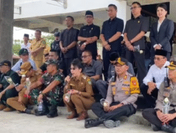 Duduk Bersila dan Beri Bunga, Aksi Damai di Singkawang Tuai Apresiasi Wali Kota