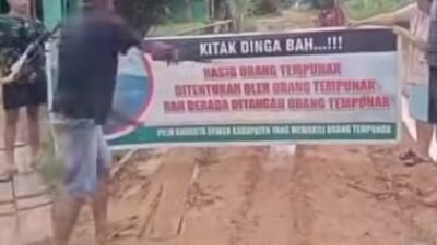 Protes Jalan Rusak di Medsos, Warga Remiang Tempunak Pertanyakan Nasib Dana Perbaikan