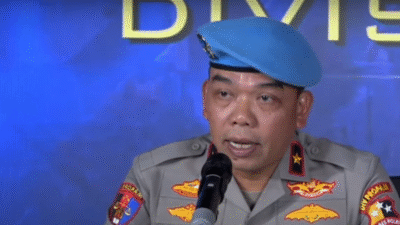 Brigjen Pol Agus Wijayanto memberikan keterangan pers mengenai hasil pemeriksaan tujuh anggota Brimob dalam kasus tewasnya driver ojol Affan Kurniawan, di Gedung Humas Polri, Jakarta. (Dok. Humas Polri)