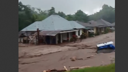 Bencana banjir bandang melanda Kabupaten Nagekeo, Nusa Tenggara Timur, menewaskan tiga orang dan empat lainnya masih dalam pencarian. (Dok. HO/Faktakalbar.id)