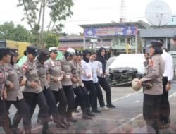 Tingkatkan Profesionalisme, Polres Bengkayang Gelar Latihan Pengendalian Massa