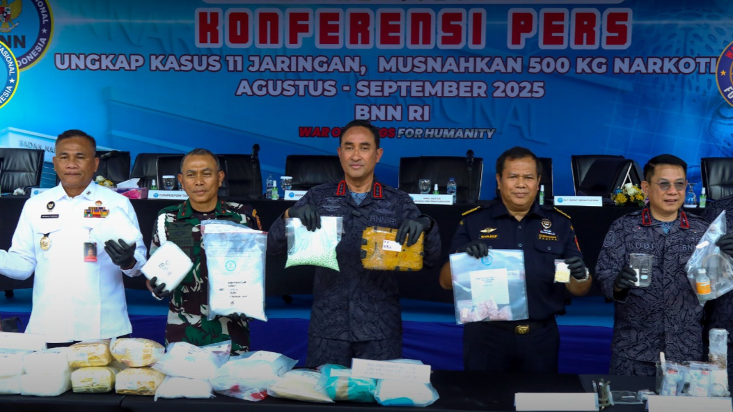 Kepala BNN RI Komjen.Pol. Suyudi Ario Seto saat memberikan keterangan pers terkait keberhasilan pengungkapan kasus narkotika. (Dok. X/@INFOBNN)