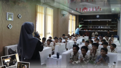 Kegiatan siswa Sekolah Islam Muhammad Alfatih di Studio 121 BKSDA Kalbar. (Dok. Instagram/@bksda_kalbar)