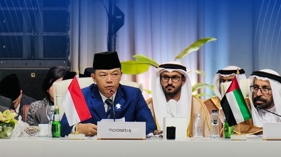 Menteri Luar Negeri Sugiono saat menyampaikan pernyataan penting terkait dukungan Indonesia untuk Palestina di KTT Darurat Arab-Islam OKI di Doha, Qatar. (Dok. Instagram/@kemlu_ri)
