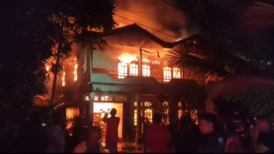 Kebakaran di Ketapang Malam Ini, Tim Damkar Berupaya Padamkan Api di Dekat Pengadilan Negeri