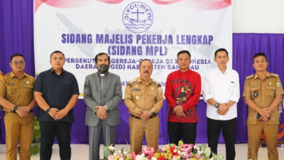 Bupati Sanggau menghadiri pembukaan Sidang MPL PGID 2025 di Kecamatan Tayan Hulu. (Dok. Instgram/@diskominfosanggau)