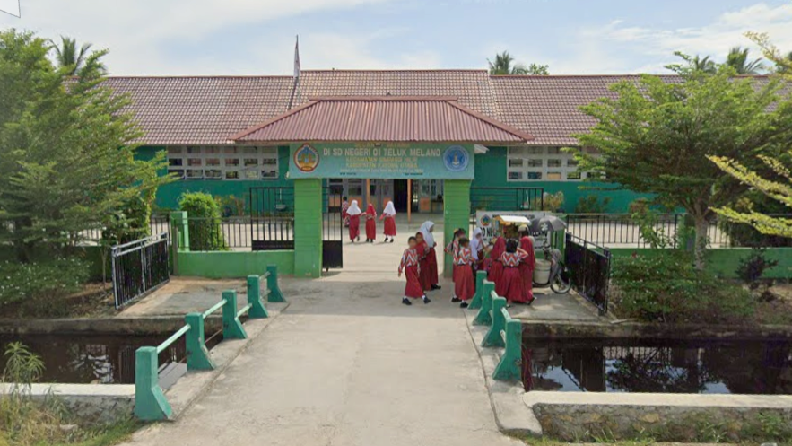 Lima siswa SD di Kayong Utara dilarikan ke puskesmas karena diduga keracunan program MBG. (Dok. Ist)