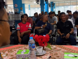Gelar Jumat Curhat, Polsek Pelabuhan Dwikora Dengar Aspirasi Porter dan Sopir Taksi