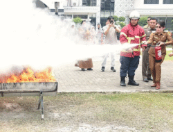 Tingkatkan Kesiapsiagaan, Pemkot Singkawang Gelar Pelatihan Penggunaan APAR