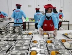 Buntut Kasus Keracunan, BGN Nonaktifkan Sementara 56 SPPG