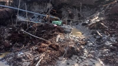 Jadi ‘Pemandangan’ Belakang Kantor Camat, PETI di Selimbau Bekerja Bebas Tanpa Hambatan