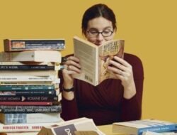 Kapan Waktu Terbaik untuk Baca Buku? Ternyata Bukan Cuma Sebelum Tidur