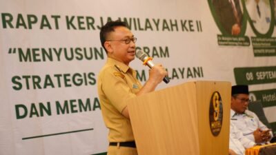 Wali Kota Pontianak Edi Rusdi Kamtono menjadi pembicara pada Rakerw IPARI Kalbar.