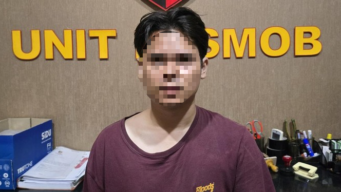 Pelaku mutilasi, Alvi Maulana (24), saat ditangkap pihak kepolisian. Pemuda asal Labuhanbatu, Sumatera Utara ini tega membunuh dan memutilasi pacarnya sendiri.