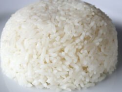 Bukan Menakuti, Ini 7 Bahaya Mengonsumsi Nasi Berlebihan