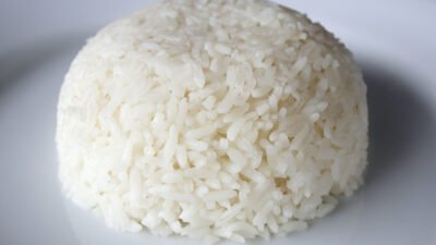 Bukan Menakuti, Ini 7 Bahaya Mengonsumsi Nasi Berlebihan