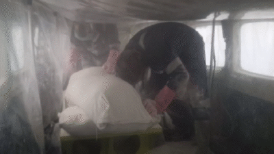 Operasi modifikasi cuaca untuk mengantisipasi cuaca ekstrem dan risiko banjir di wilayah Jawa Timur dan Jawa Barat.