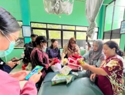 Bantuan Kemanusiaan: Dinsos Sambas Gerak Cepat Bantu Perlengkapan Bayi yang Ditemukan di Sajingan