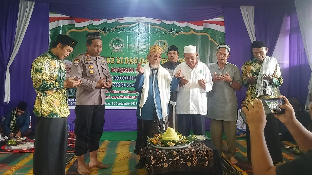 Suasana khidmat saat peringatan Harlah ke-11 PKW Jami’yatul Muqimin Miftahulhuda Al-Musri di Kabupaten Landak, yang menjadi momentum penting untuk memperkuat persaudaraan dan dakwah.
