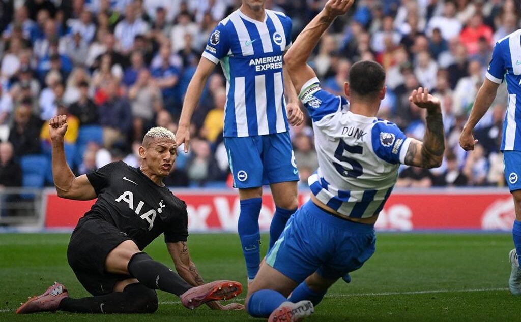 "Tottenham Hotspur berhasil menahan imbang Brighton 2-2. (Dok. Bein)"