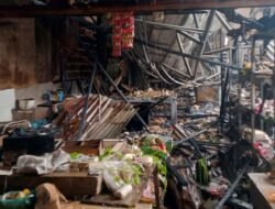 11 Ruko di Pasar Senggol Kubu Raya Ludes Terbakar, Kerugian Ditaksir Ratusan Juta Rupiah