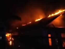 Kebakaran di Selakau Timur Sambas: Satu Keluarga Kehilangan Tempat Tinggal