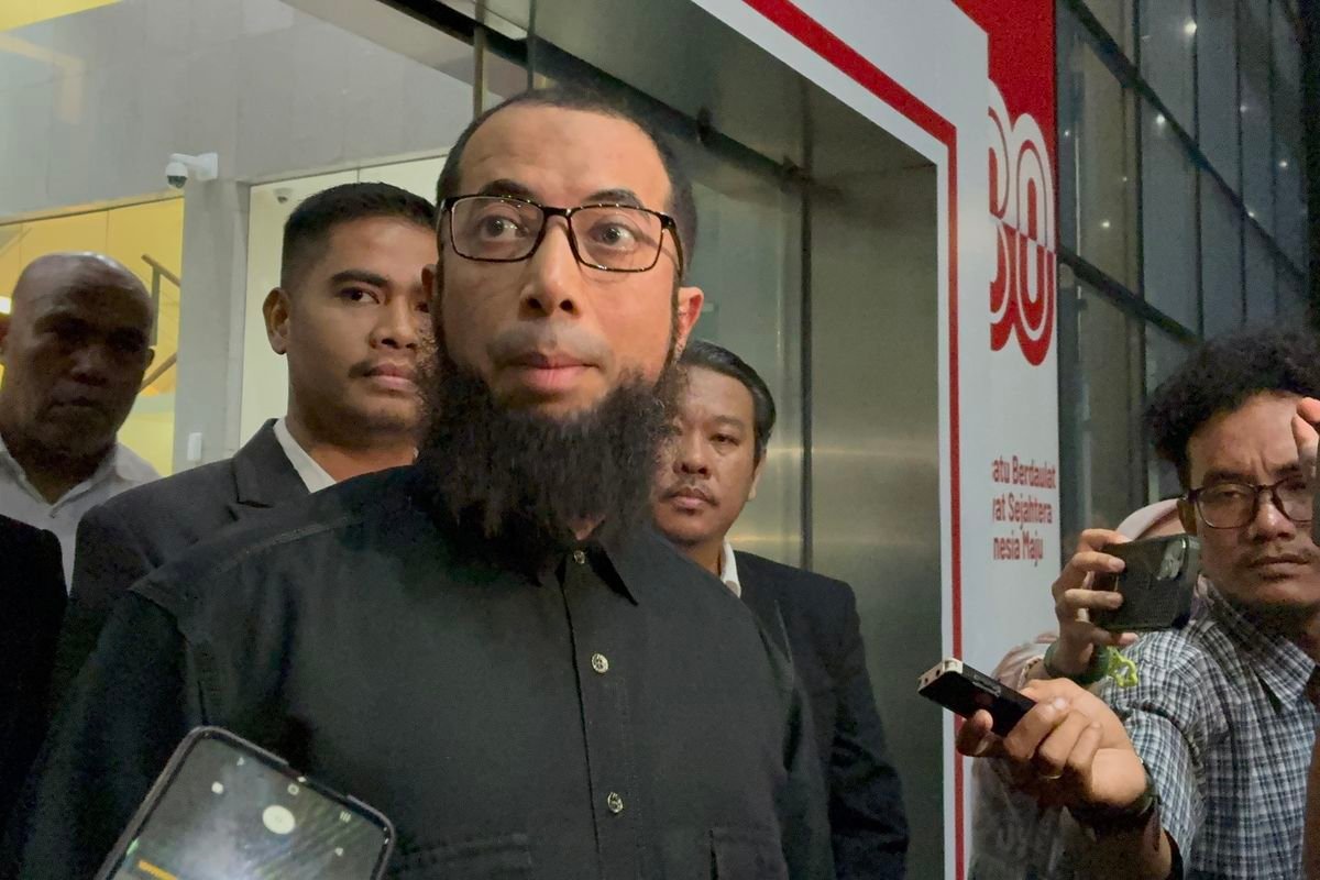 KPK menerima pengembalian uang dari Khalid Zeed Abdullah Basalamah terkait dugaan korupsi kuota haji tambahan. Uang tersebut akan menjadi barang bukti dalam penyidikan. (Dok. Ist)